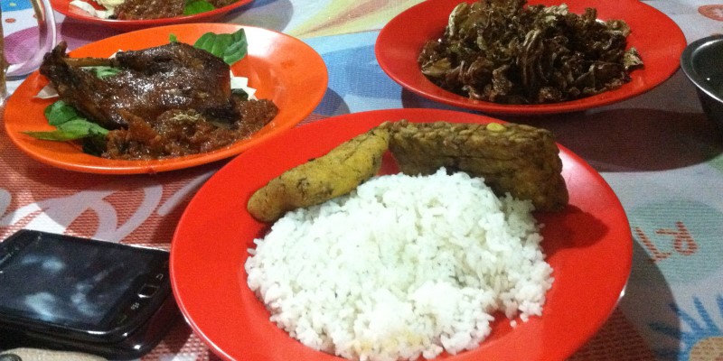 Tempat Makan Favorit Menu Bebek di Bandung