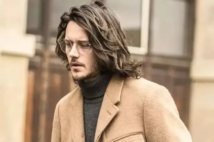 10 Gaya Rambut Gondrong Pria untuk Tampilan yang Maskulin dan Stylish