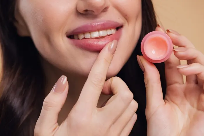 10 Manfaat Lip Cream yang Harus Anda Ketahui untuk Bibir Sehat dan Cantik